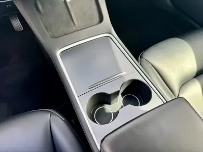 Tesla Model 3 2022 - 28690 EUR, 82305 km - AUTO.MOTO.pt - 82305km - foto 14 de 31