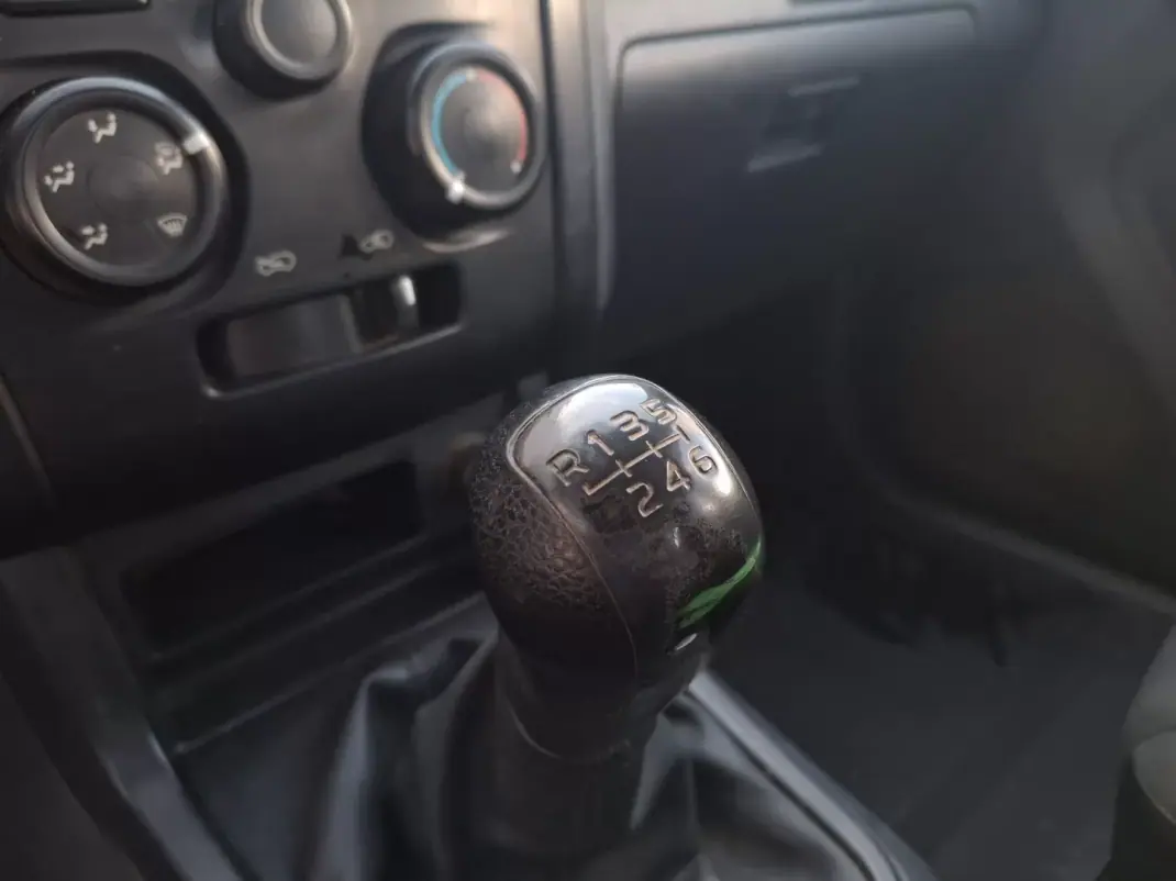 Isuzu 2018 - 18900 EUR, 83988 km - AUTO.MOTO.pt - 83988km - foto 10 de 15