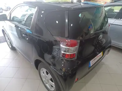 Toyota iQ 2010 - 7490 EUR, 104014 km - foto 5 de 33