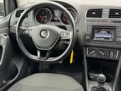 Volkswagen Polo 2017 - 10900 EUR, 152200 km - AUTO.MOTO.pt - 152200km - foto 11 de 28