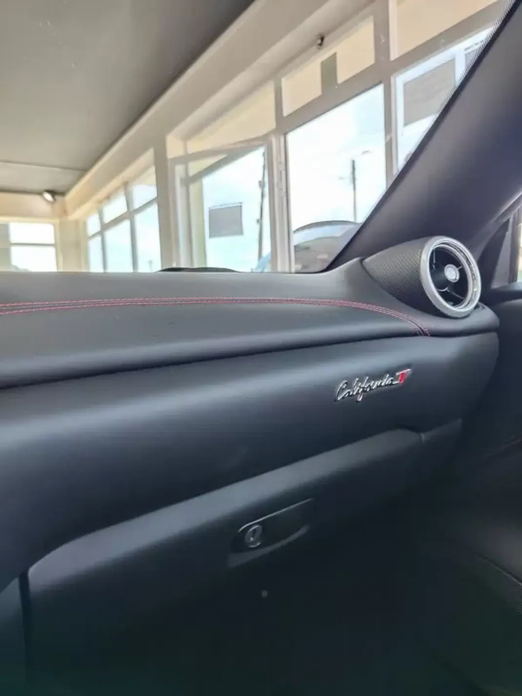 Ferrari California 2016 - 157000 EUR, 73000 km - AUTO.MOTO.pt - 73000km - foto 44 de 56