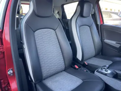 Renault Zoe 2020 - 15250 EUR, 74811 km - AUTO.MOTO.pt - 74811km - foto 16 de 38