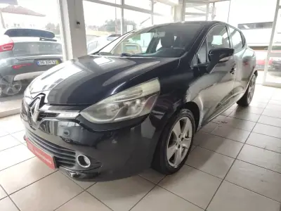 Renault Clio 2014 - 8750 EUR, 109100 km - AUTO.MOTO.pt - 109100km - foto 5 de 30