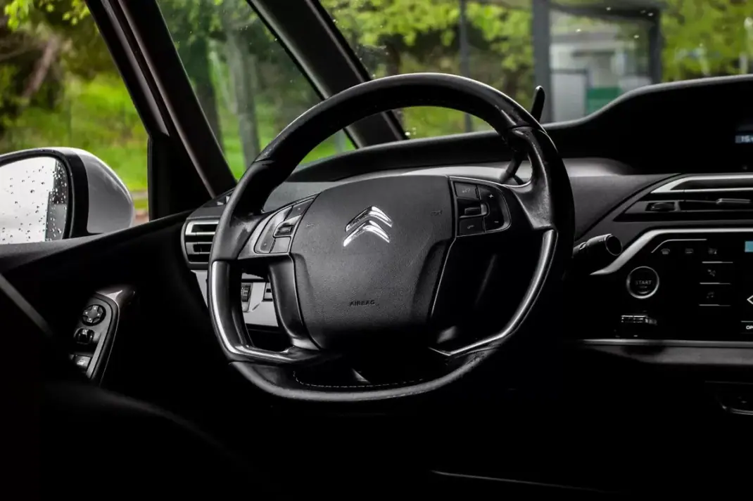 Citroën C4 Spacetourer 2019 - 10550 EUR, 304577 km - AUTO.MOTO.pt - 304577km - foto 36 de 45