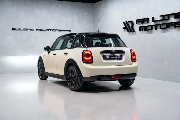 MINI 5 Portas 2017 - 14950 EUR, 89000 km - AUTO.MOTO.pt - 89000km - foto 9 de 36