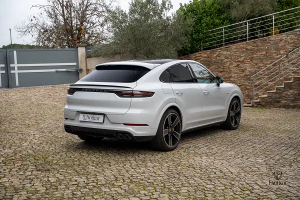 Porsche Cayenne Coupé 2022 - 108888 EUR, 92000 km - AUTO.MOTO.pt - 92000km - foto 33 de 65