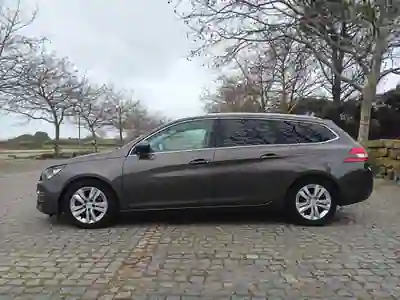 Peugeot 308 SW 2014 - 6490 EUR, 202000 km - 202000km - foto 8 de 15