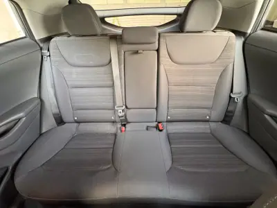 Hyundai Ioniq 2017 - 13250 EUR, 88000 km - AUTO.MOTO.pt - 88000km - foto 21 de 23