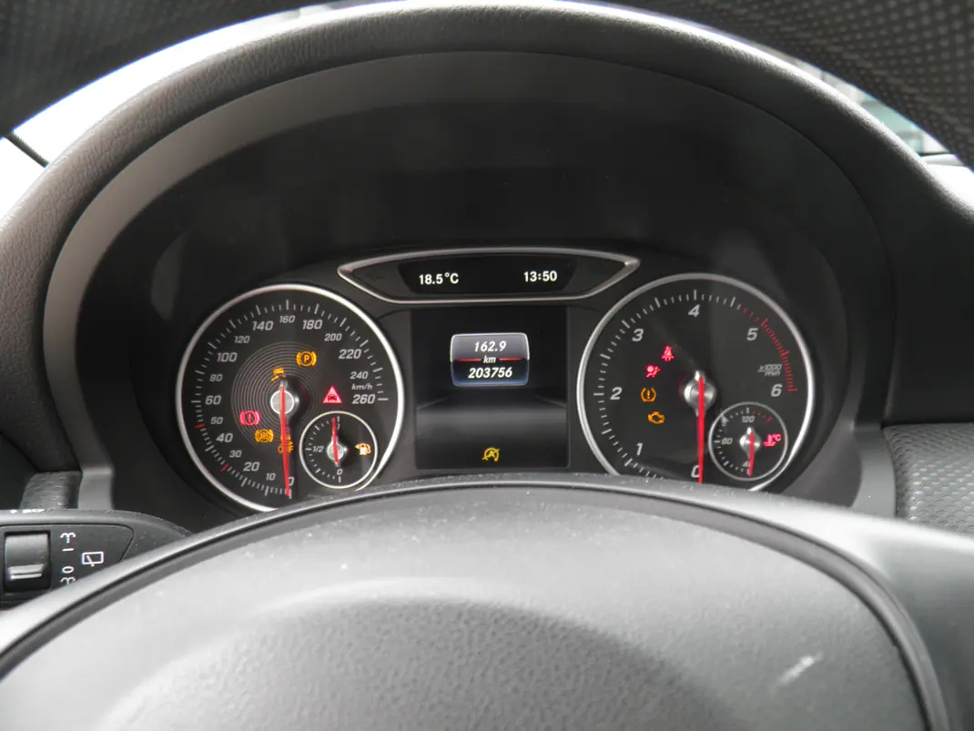 Mercedes-Benz A 160 2015 - 13750 EUR, 204000 km - 204000km - foto 13 de 13