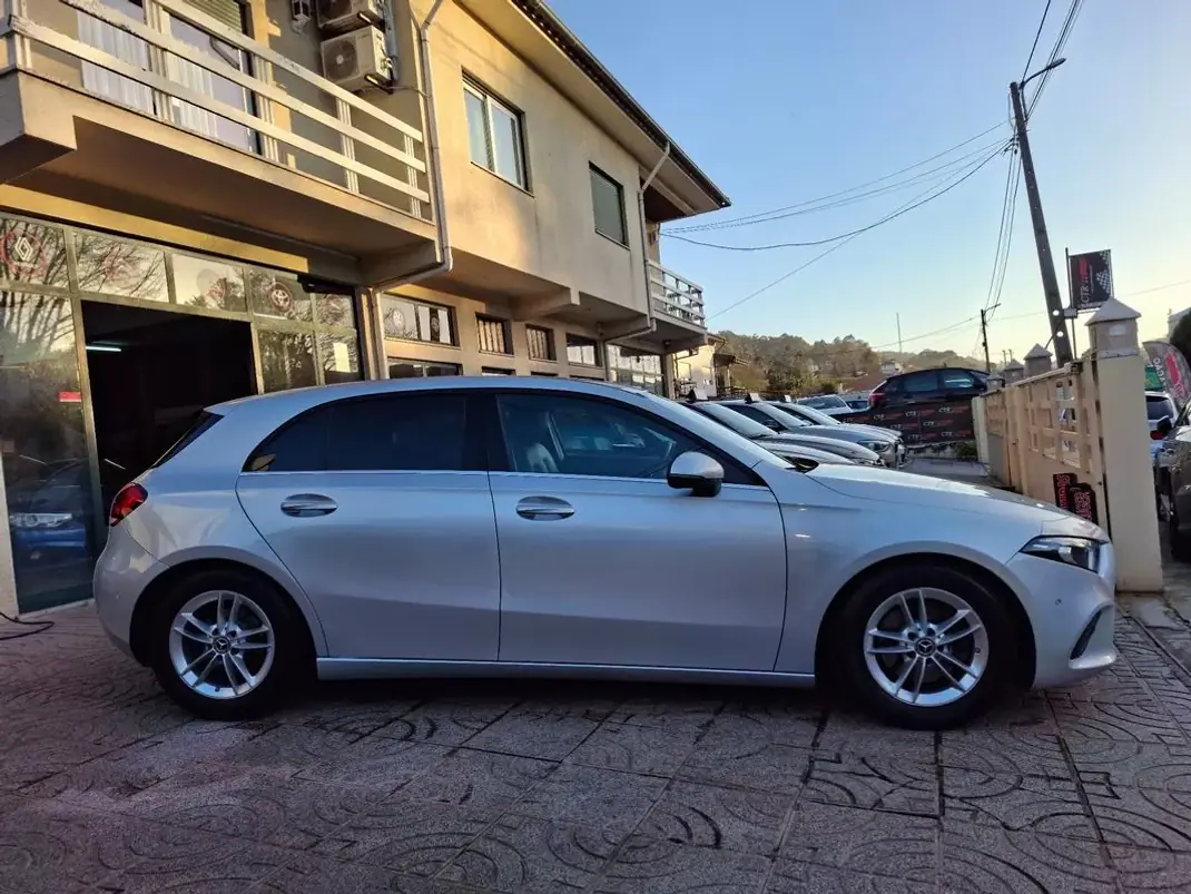 Mercedes-Benz A 200 2018 - 22500 EUR, 77000 km - AUTO.MOTO.pt - 77000km - foto 6 de 37