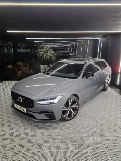 Volvo V90 2021 - 36750 EUR, 125000 km - AUTO.MOTO.pt - 125000km - foto 2 de 27