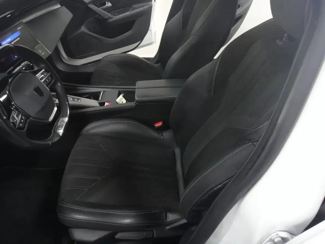 Peugeot 308 2022 - 22750 EUR, 97000 km - AUTO.MOTO.pt - 97000km - foto 14 de 33