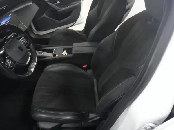 Peugeot 308 2022 - 21990 EUR, 97000 km - AUTO.MOTO.pt - 97000km - foto 14 de 33