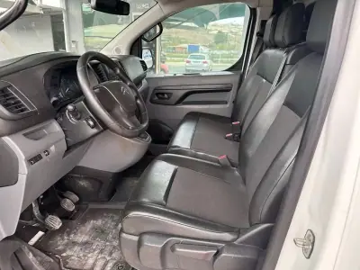 Citroën Jumpy 2019 - 17990 EUR, 126251 km - AUTO.MOTO.pt - 126251km - foto 9 de 14