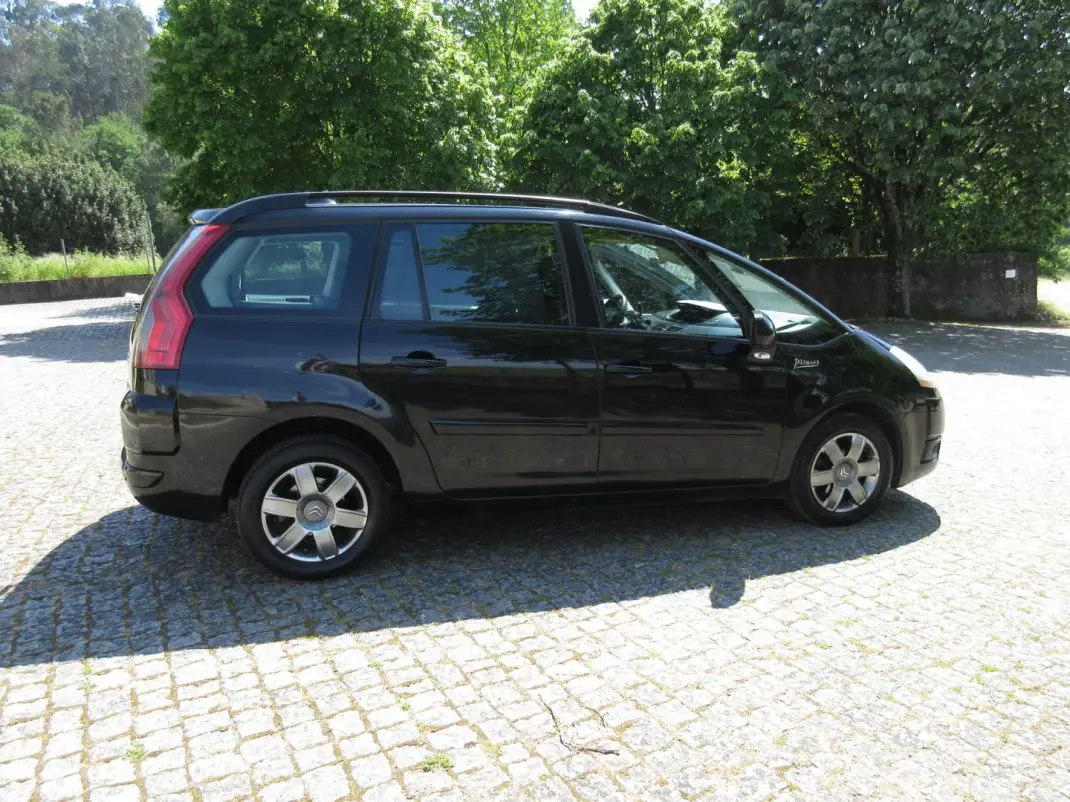 Citroën C4 Grand Picasso 2010 - 3490 EUR, 330000 km - AUTO.MOTO.pt - 330000km - foto 10 de 40