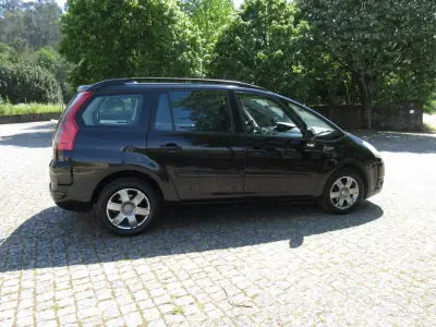 Citroën C4 Grand Picasso 2010 - 3490 EUR, 330000 km - AUTO.MOTO.pt - 330000km - foto 10 de 40