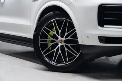 Porsche Cayenne 2024 - 97950 EUR, 32000 km - AUTO.MOTO.pt - 32000km - foto 4 de 55