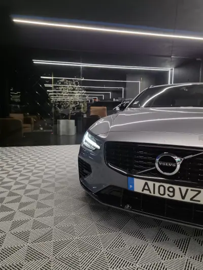 Volvo V60 2021 - 31750 EUR, 57692 km - AUTO.MOTO.pt - 57692km - foto 5 de 23