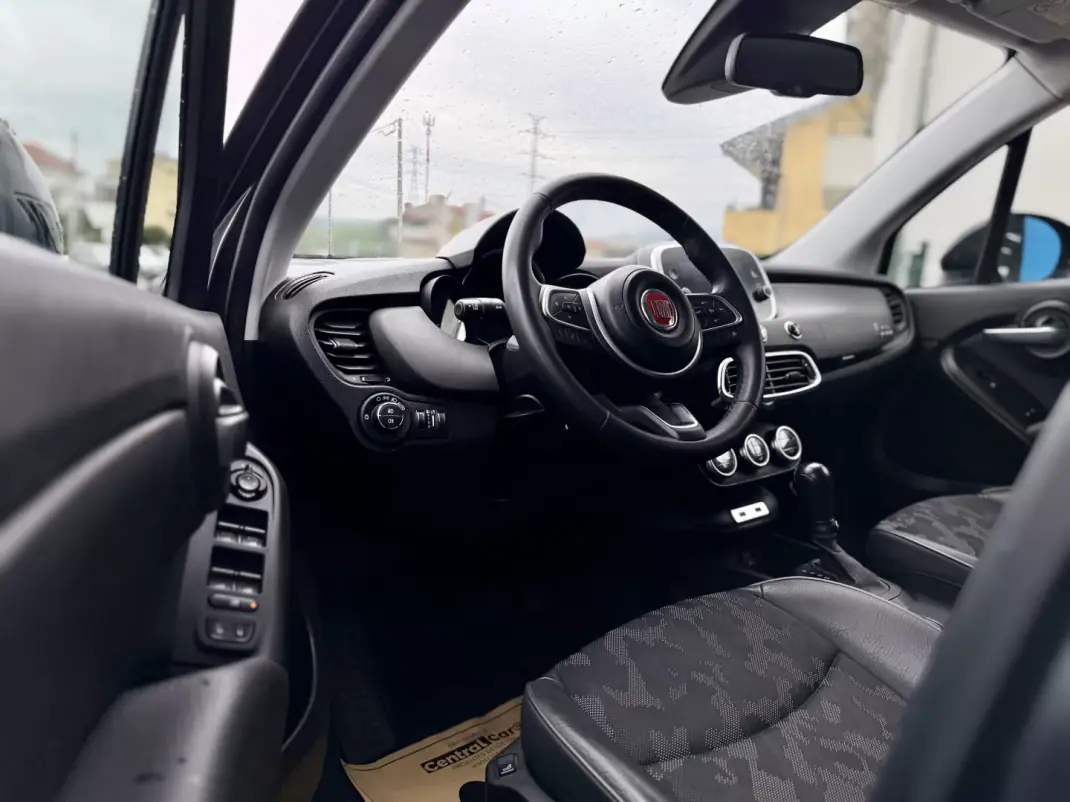 Fiat 500X 2023 - 17950 EUR, 56000 km - AUTO.MOTO.pt - 56000km - foto 12 de 25