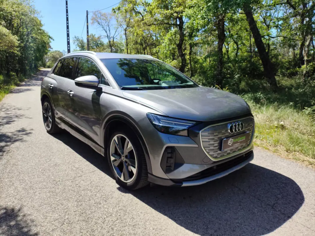 Audi Q4 e-tron 2021 - 24800 EUR, 180100 km - AUTO.MOTO.pt - 180100km - foto 2 de 22