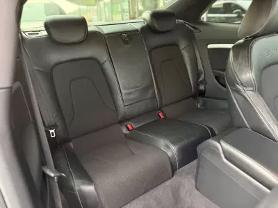 Audi A5 2010 - 17990 EUR, 157000 km - AUTO.MOTO.pt - 157000km - foto 10 de 20