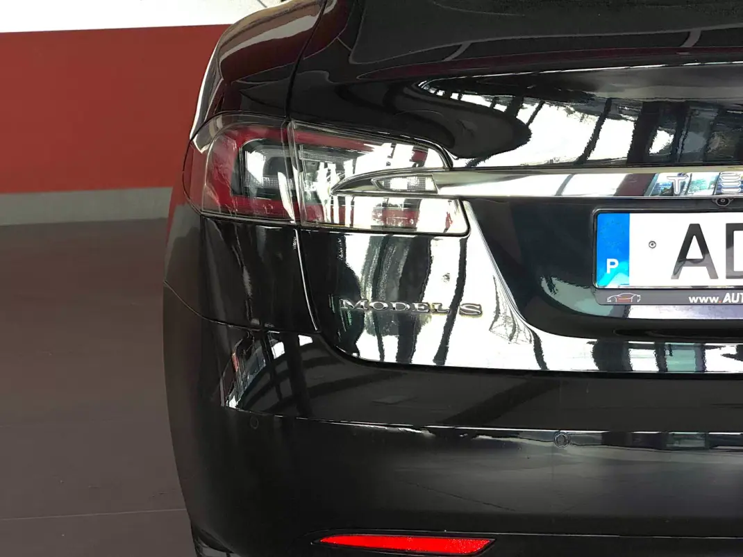 Tesla Model S 2017 - 25990 EUR, 151612 km - 151612km - foto 10 de 23