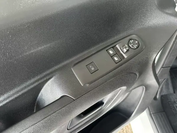 Toyota Proace City Verso 2020 - 18900 EUR, 110765 km - 110765km - foto 28 de 31