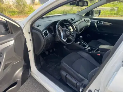 Nissan Qashqai 2018 - 14999 EUR, 97000 km - AUTO.MOTO.pt - 97000km - foto 6 de 10