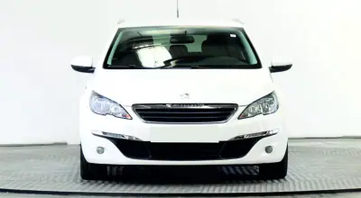 Peugeot 308 SW 2016 - 11890 EUR, 111000 km - AUTO.MOTO.pt - 111000km - foto 6 de 12