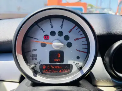 MINI Cooper 2007 - 7950 EUR, 205200 km - AUTO.MOTO.pt - 205200km - foto 11 de 12