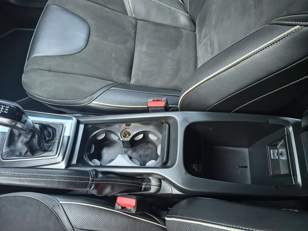 Volvo V40 2015 - 13900 EUR, 181000 km - AUTO.MOTO.pt - 181000km - foto 18 de 28