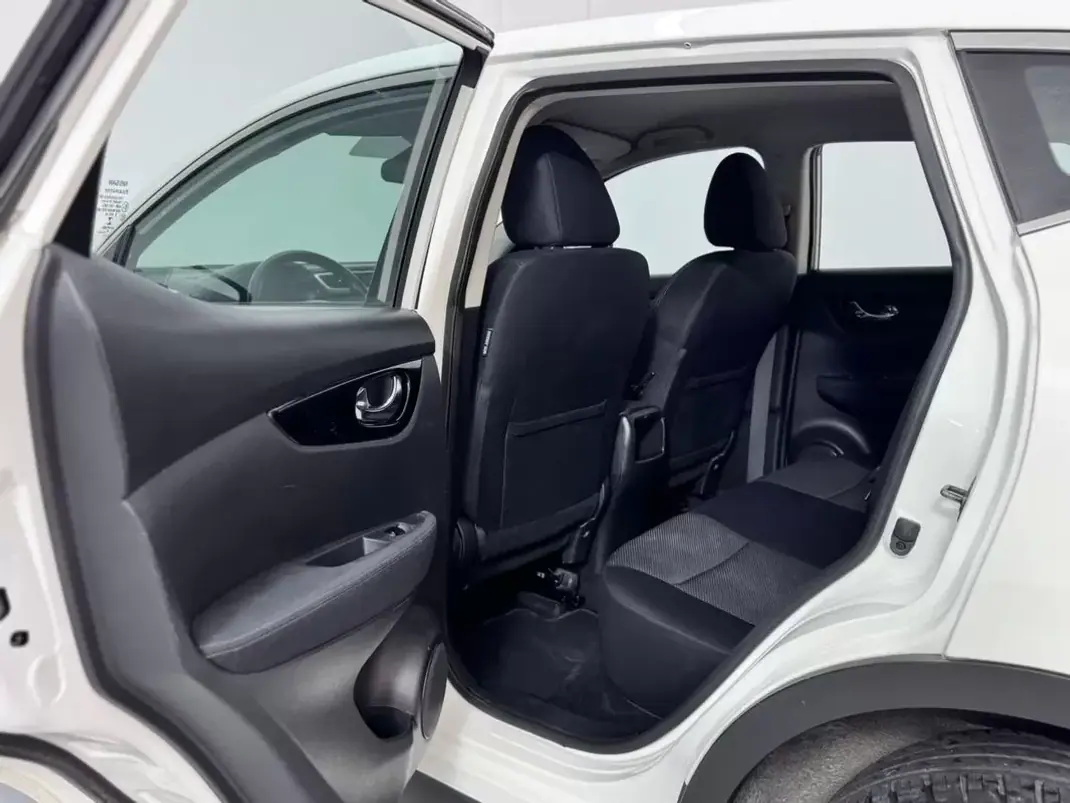 Nissan Qashqai 2015 - 13750 EUR, 96000 km - 96000km - foto 34 de 45