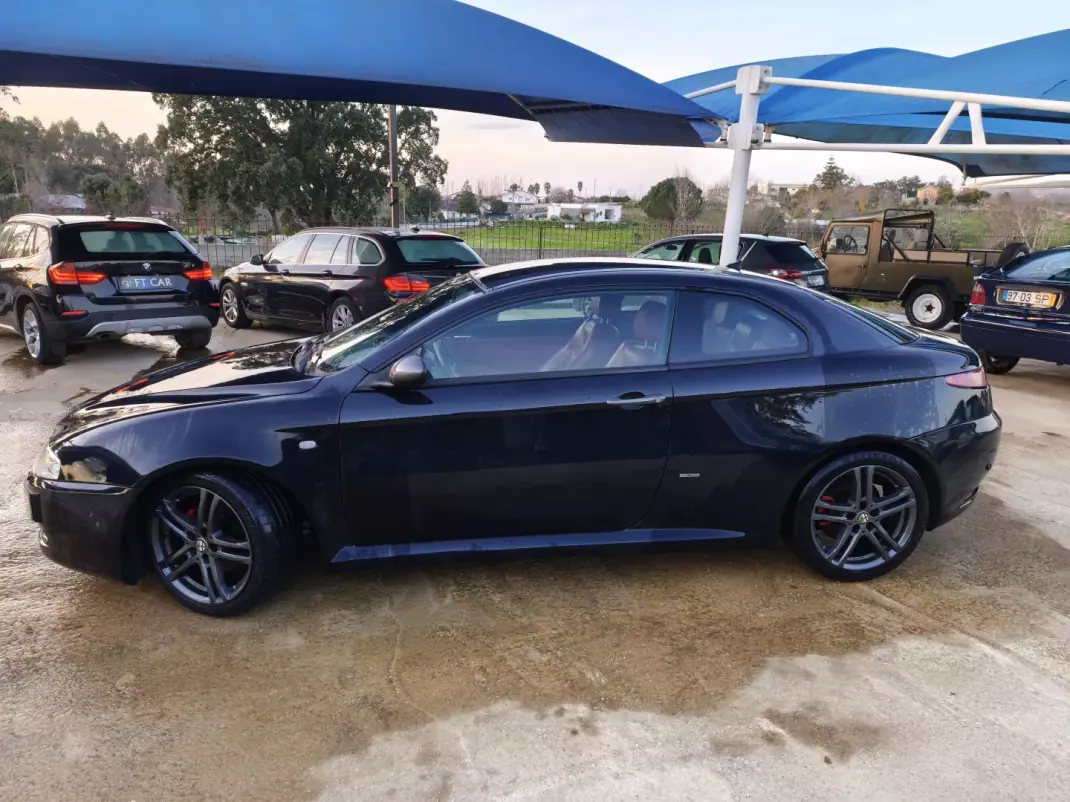 Alfa Romeo GT 2009 - 8990 EUR, 290000 km - AUTO.MOTO.pt - 290000km - foto 8 de 22