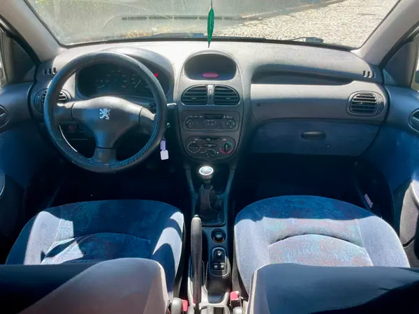Peugeot 206 2000 - 1900 EUR, 226748 km - 226748km - foto 4 de 12