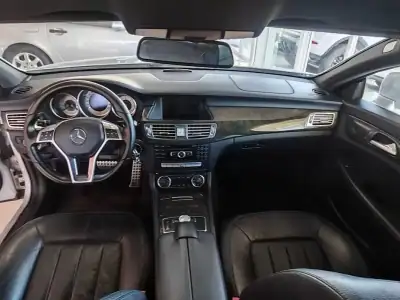 Mercedes-Benz CLS 250 2012 - 19500 EUR, 254000 km - AUTO.MOTO.pt - 254000km - foto 20 de 37