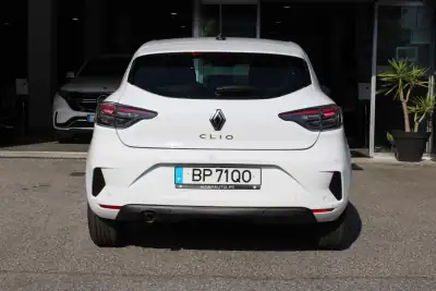 Renault Clio 2024 - 18750 EUR, 1753 km - AUTO.MOTO.pt - 1753km - foto 22 de 22