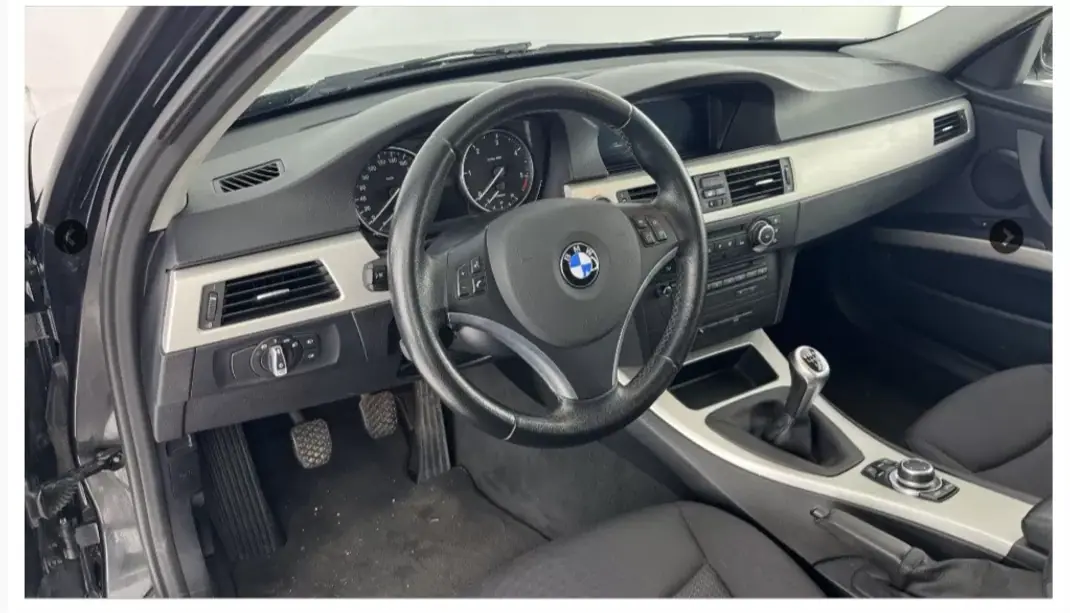 BMW 320 2011 - 12990 EUR, 195123 km - 195123km - foto 11 de 17