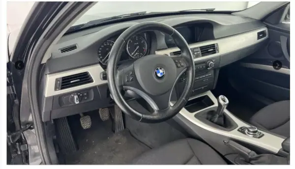 BMW 320 2011 - 12990 EUR, 195123 km - AUTO.MOTO.pt - 195123km - foto 11 de 17