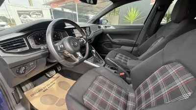 Volkswagen Polo 2019 - 22990 EUR, 130000 km - AUTO.MOTO.pt - 130000km - foto 3 de 32