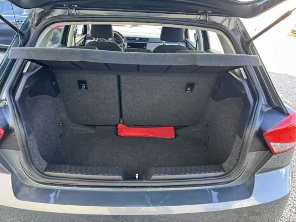 SEAT Ibiza 2018 - 11900 EUR, 111200 km - AUTO.MOTO.pt - 111200km - foto 12 de 17