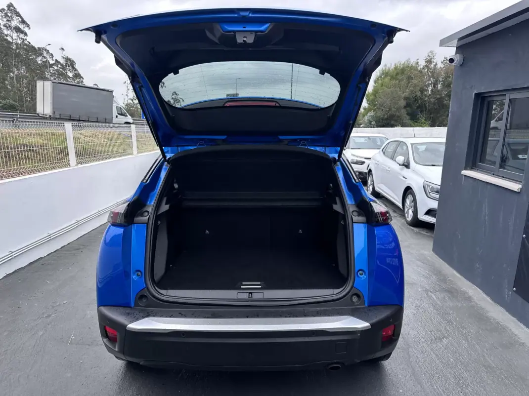 Peugeot 2008 2021 - 14900 EUR, 159000 km - AUTO.MOTO.pt - 159000km - foto 10 de 31