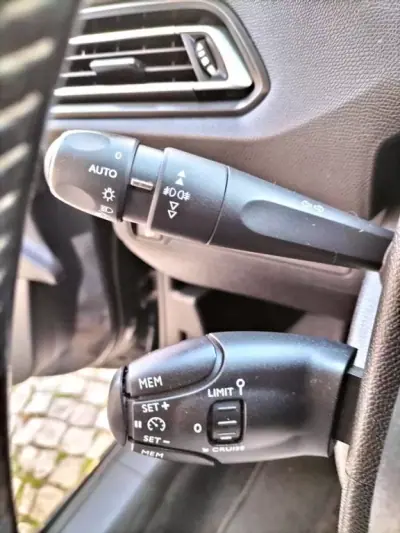 Peugeot 308 SW 2020 - 10990 EUR, 139592 km - AUTO.MOTO.pt - 139592km - foto 22 de 49