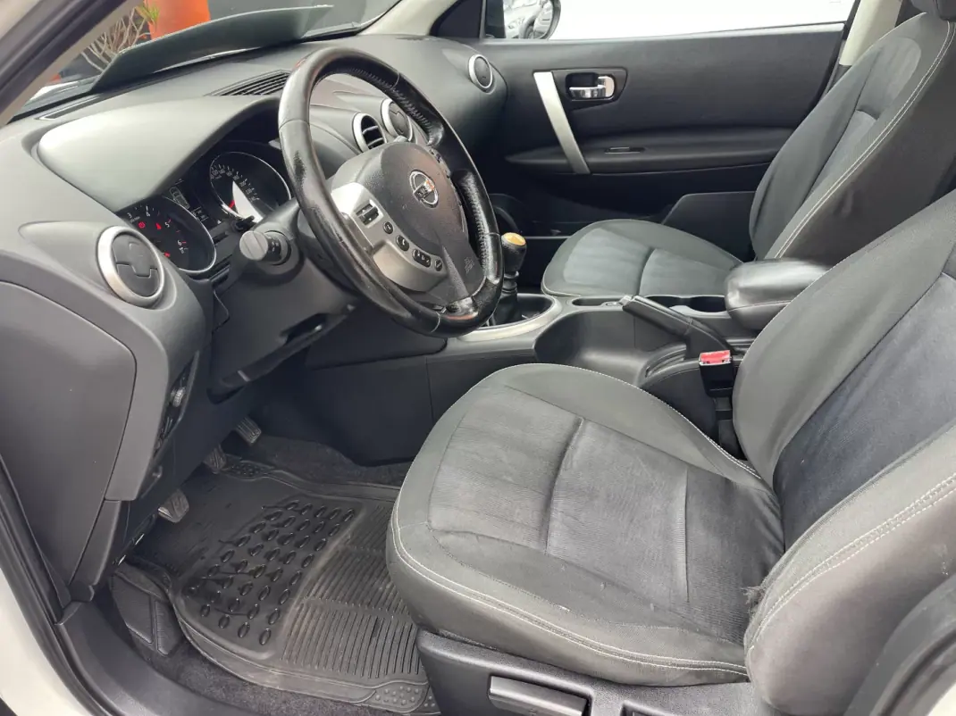Nissan Qashqai 2011 - 10950 EUR, 178609 km - AUTO.MOTO.pt - 178609km - foto 8 de 12