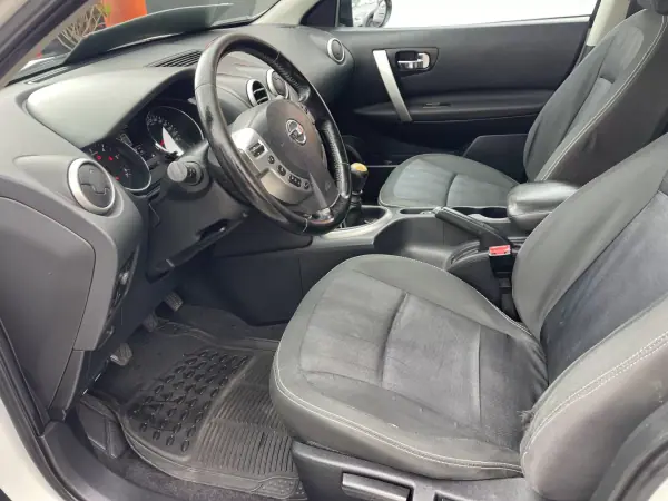 Nissan Qashqai 2011 - 10950 EUR, 178609 km - AUTO.MOTO.pt - 178609km - foto 8 de 12