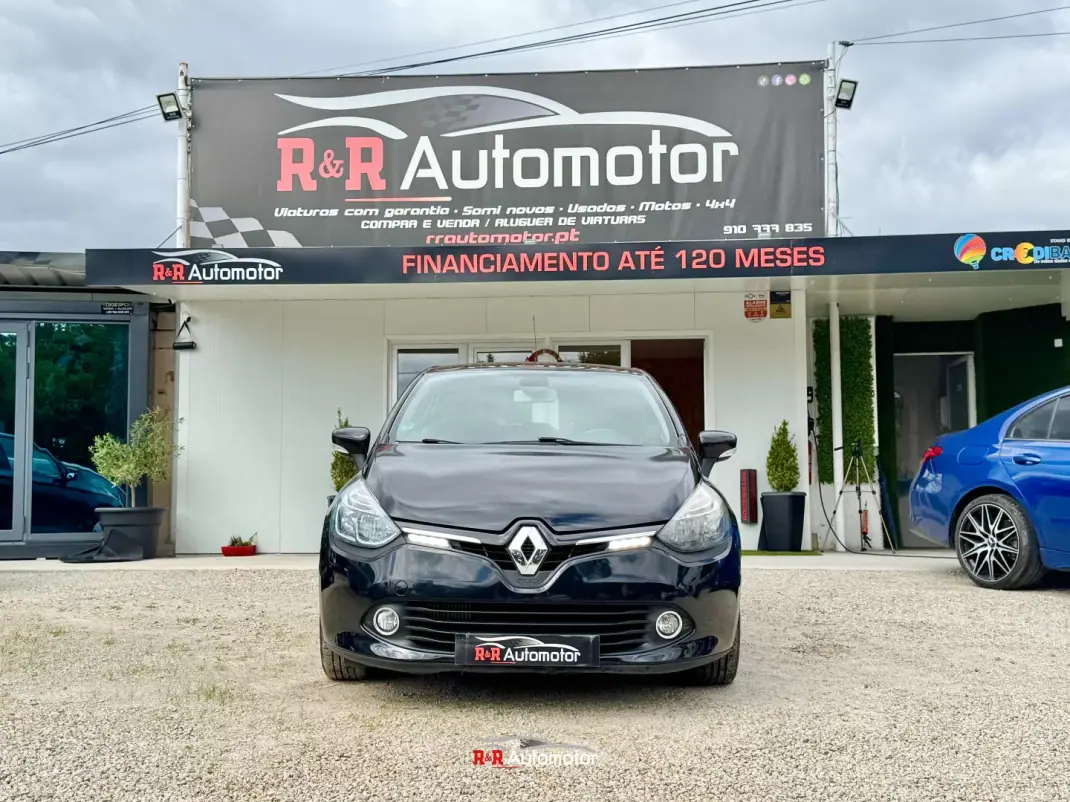 Renault Clio 2015 - 10990 EUR, 140000 km - AUTO.MOTO.pt - 140000km - foto 4 de 12