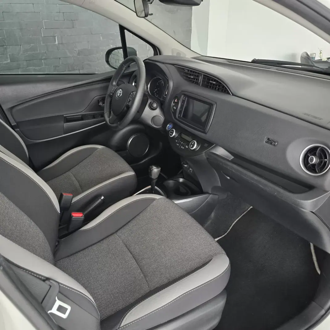 Toyota Yaris 2020 - 18950 EUR, 77356 km - AUTO.MOTO.pt - 77356km - foto 6 de 28