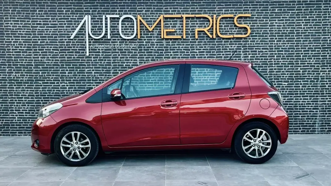 Toyota Yaris 2014 - 9990 EUR, 157000 km - 157000km - foto 4 de 14