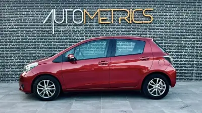 Toyota Yaris 2014 - 9990 EUR, 157000 km - AUTO.MOTO.pt - 157000km - foto 4 de 14