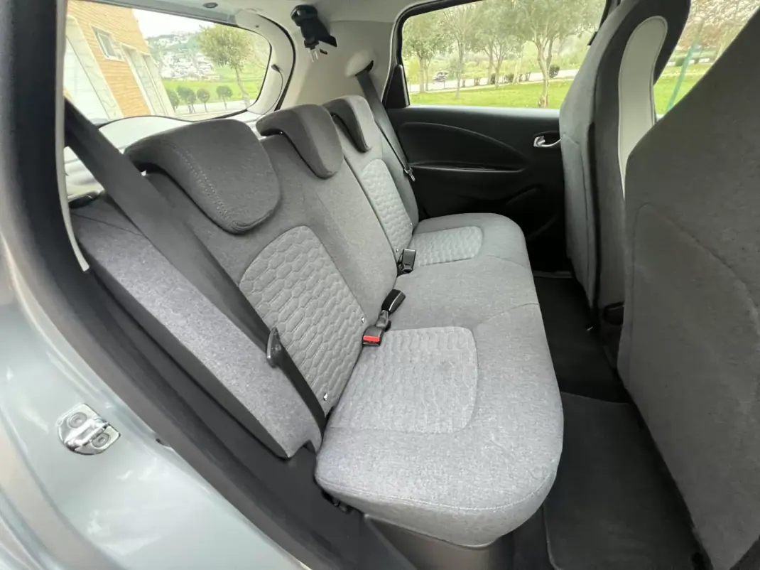 Renault Zoe 2021 - 14965 EUR, 25000 km - 25000km - foto 20 de 46
