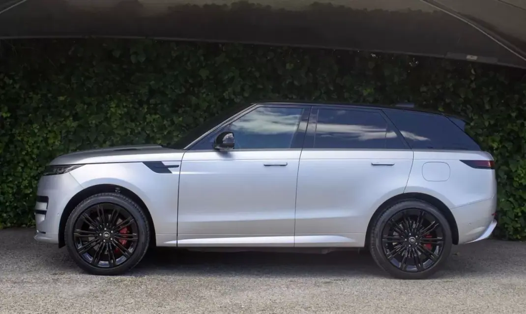 Land Rover Range Rover Sport 2023 - 87500 EUR, 131000 km - AUTO.MOTO.pt - 131000km - foto 7 de 22